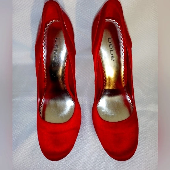 BEBE 7 RED SATIN & GLOSSY PATENT PLATFORM HEELS Christmas holidays closed toe - Picture 8 of 12